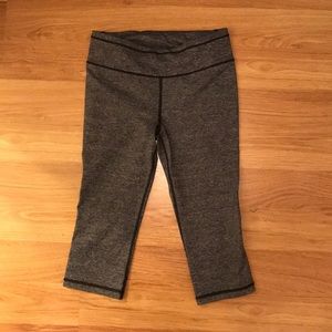 VS Sport Capris Leggings